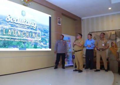 Pj Bupati Haris Resmikan Penggunaan Aplikasi Sedulang dan Kartu Kredit Pemda