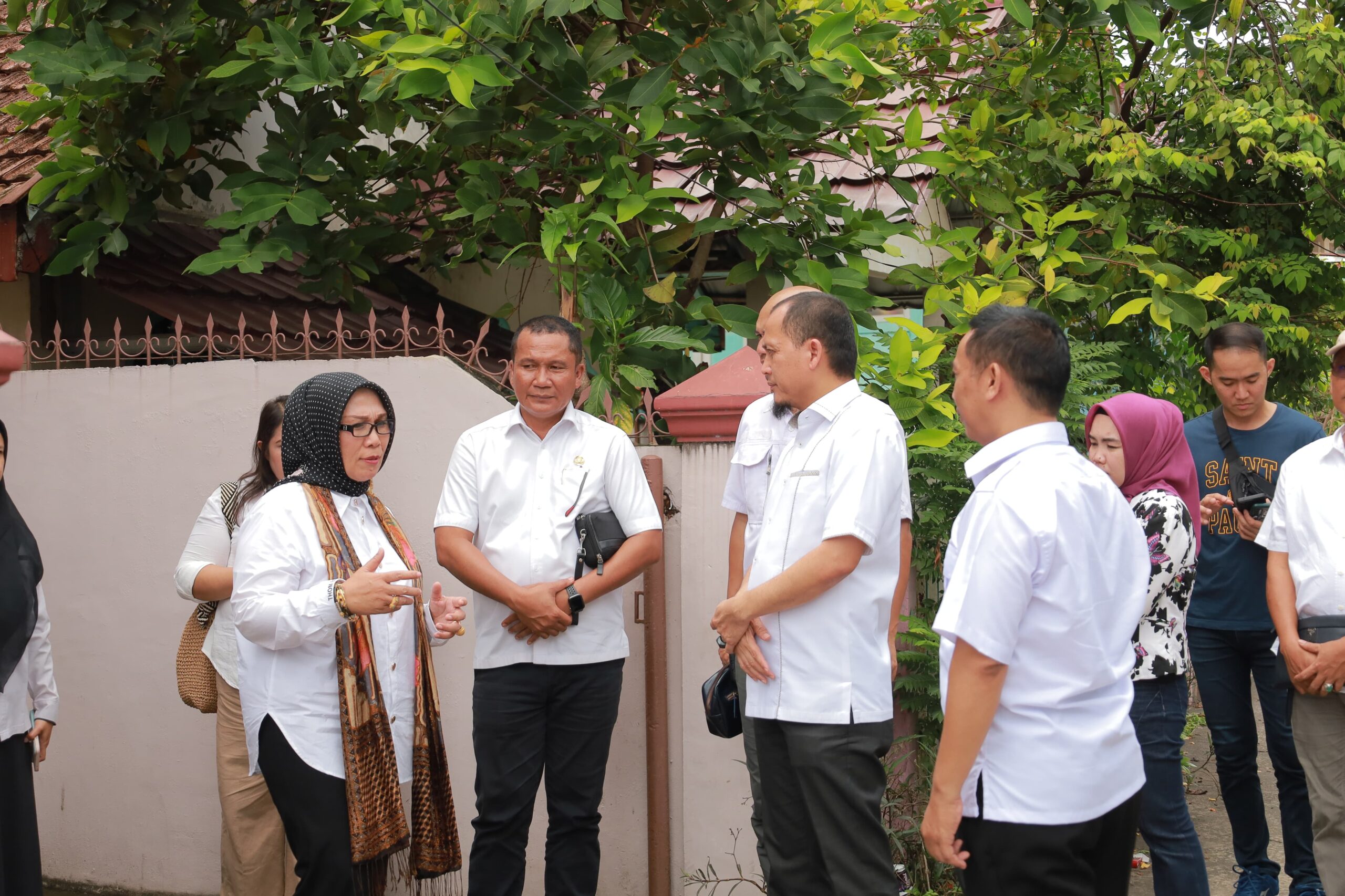 Pj Lusje Beserta Kepala OPD Terkait Mengunjungi Rumah Singgah PGK