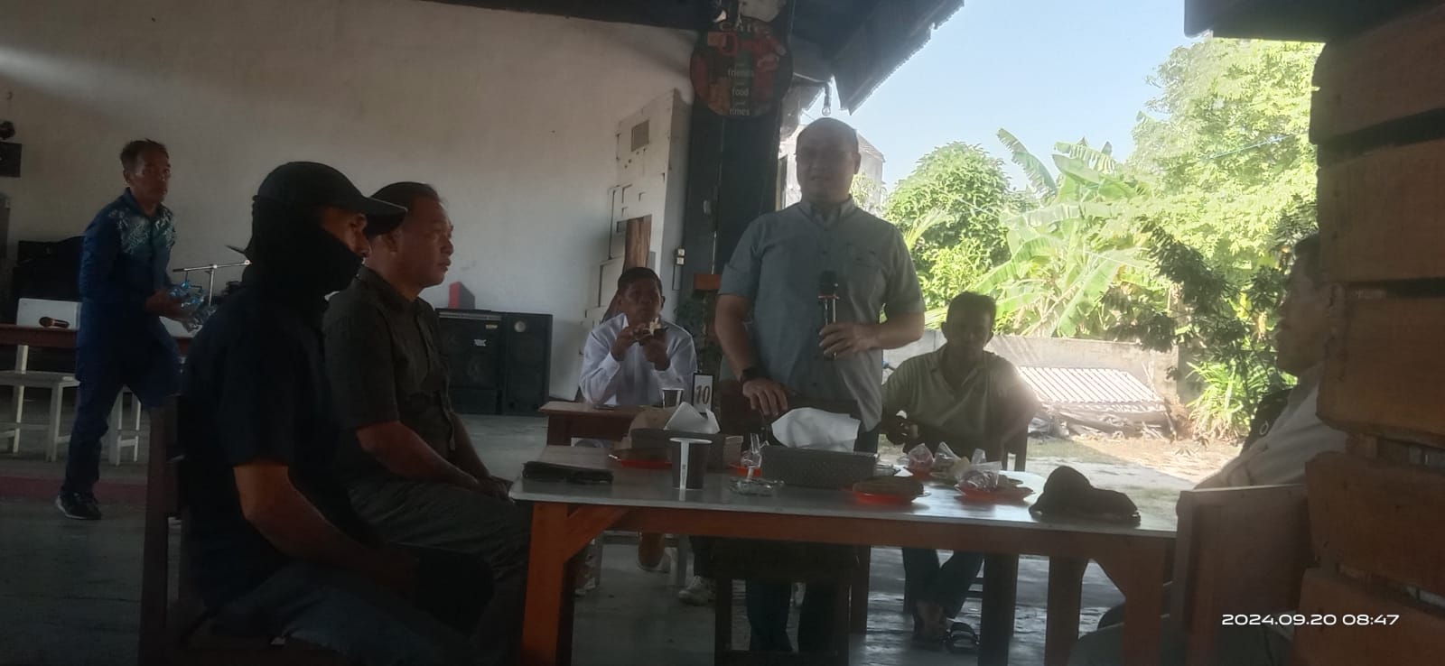 Erzaldi Diskusi Santai Bersama Tokoh Masyarakat Belinyu