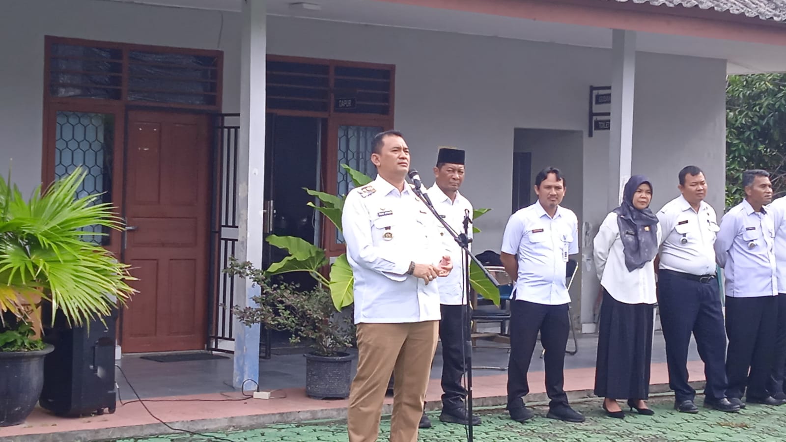 Pj Walikota Budi Utama Berikan Arahan Untuk Ketua RT/RW di Kecamatan Bukit Intan