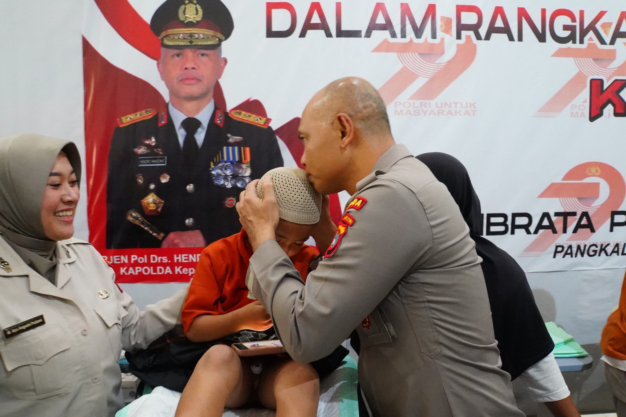 Jelang Hari Bhayangkara Ke 79, Puluhan Anak Ikuti Khitanan Massal yang Digelar Polda Babel
