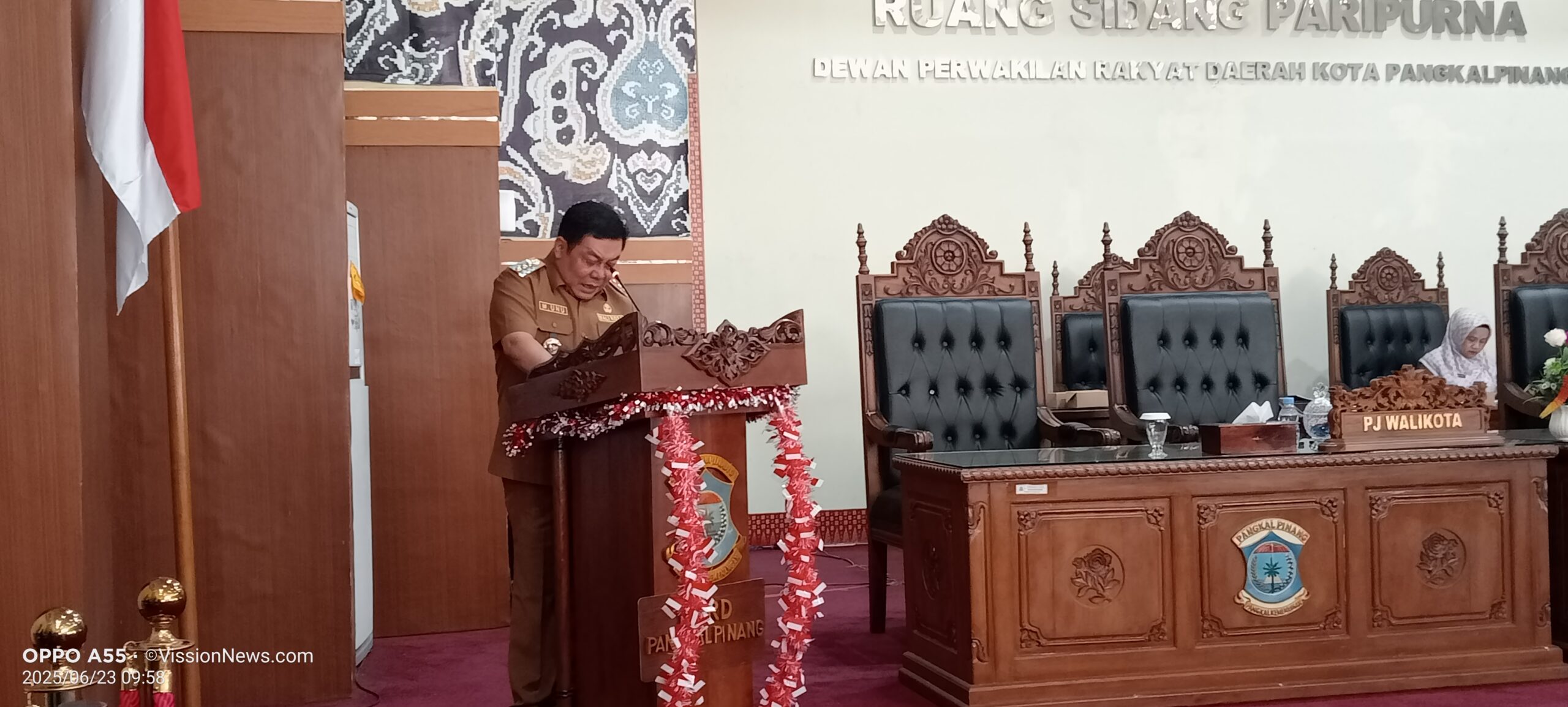 Pj Wako Unu Sampaikan Nota Keuangan, Raperda Perubahan dan Pertanggungjawaban Pelaksanaan APBD Ta 2025